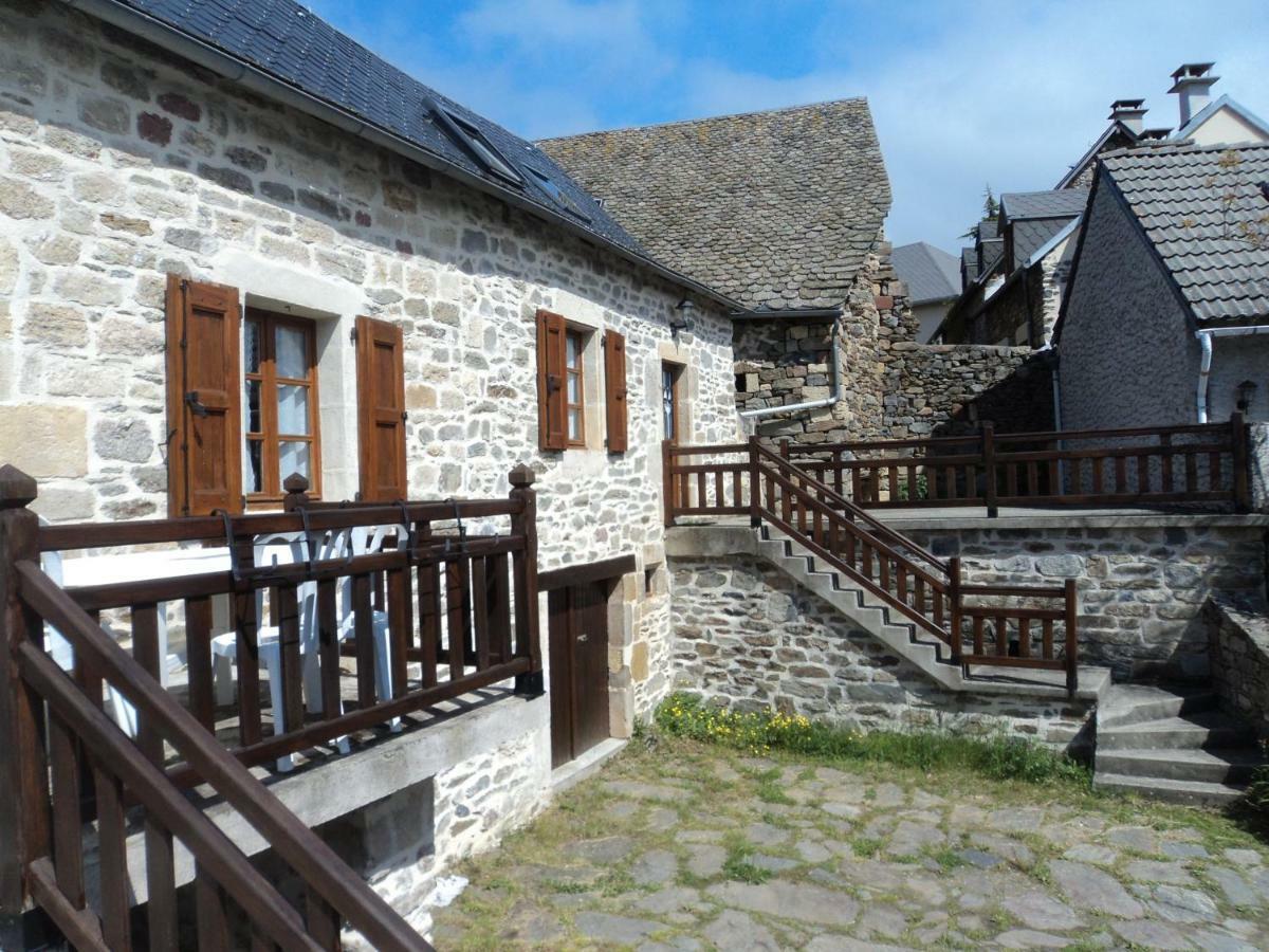 Gite Combret Villa Saint-Germain-du-Teil Exteriör bild