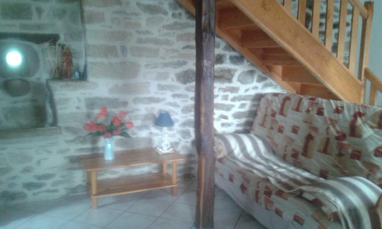 Gite Combret Villa Saint-Germain-du-Teil Exteriör bild